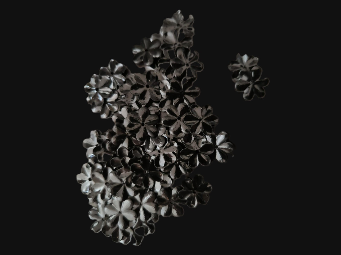 Fleurs Noires pour Broderie 15 mm