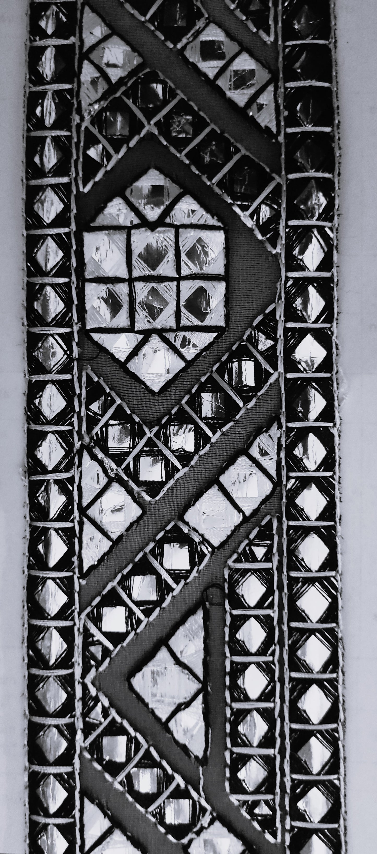 Galon Brodé Noir Argent 7,5 cm - Losanges Triangles Tulle