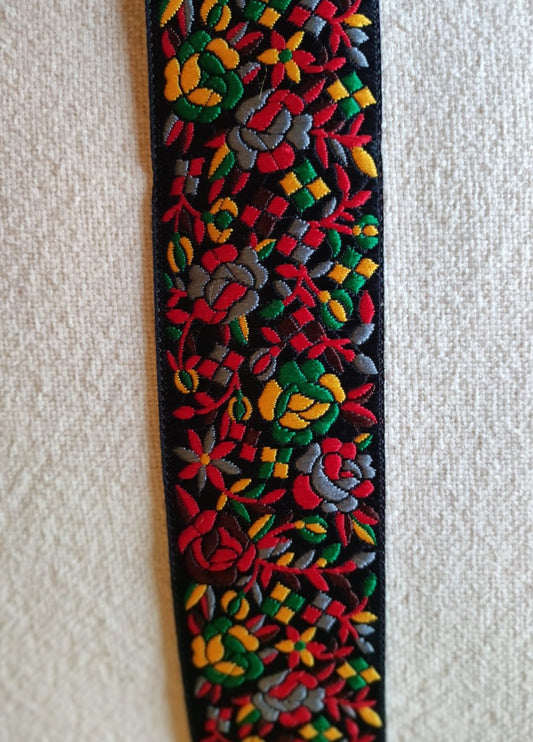 Galon Brodé Noir - Fleurs Rouge et Bleu Ciel
