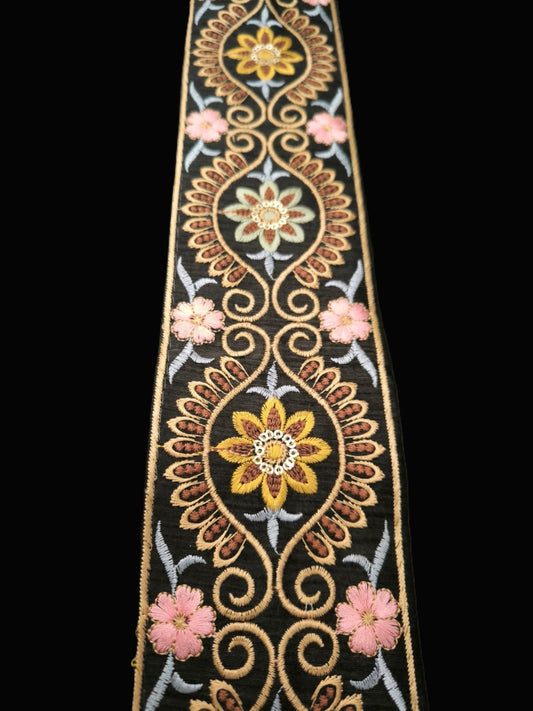 Galon Brodé Fond Noir 8 cm - Fleurs Rose Bleu Pastel et Jaune Ancien