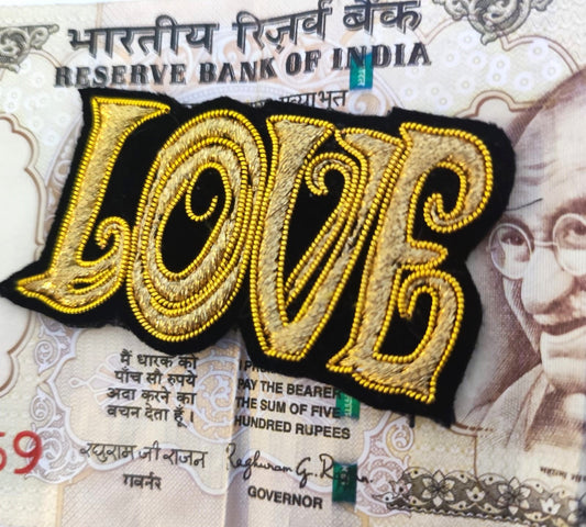 Patch brode LOVE arts nouveaux fil dore a