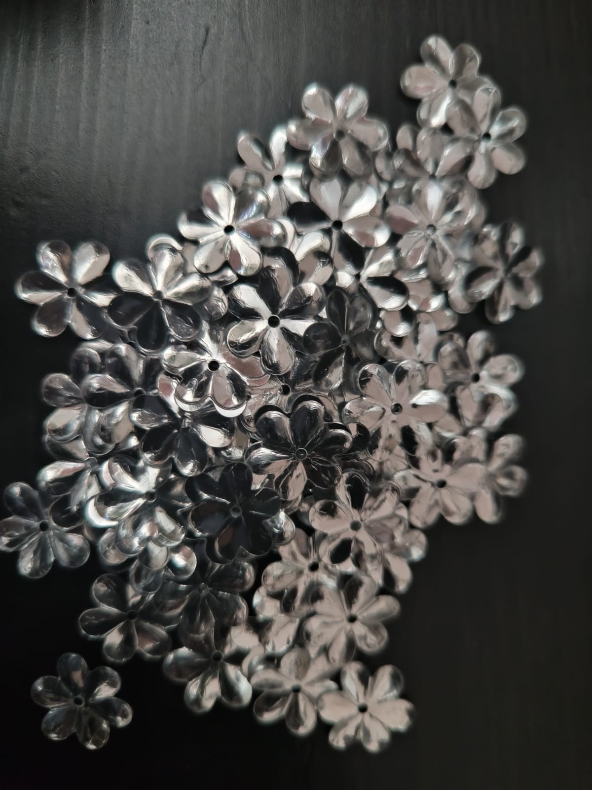 Fleurs Argentees pour Broderie 15 mm