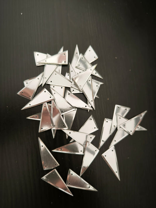 Paillettes Triangles Argentées pour Broderie - 15x28mm