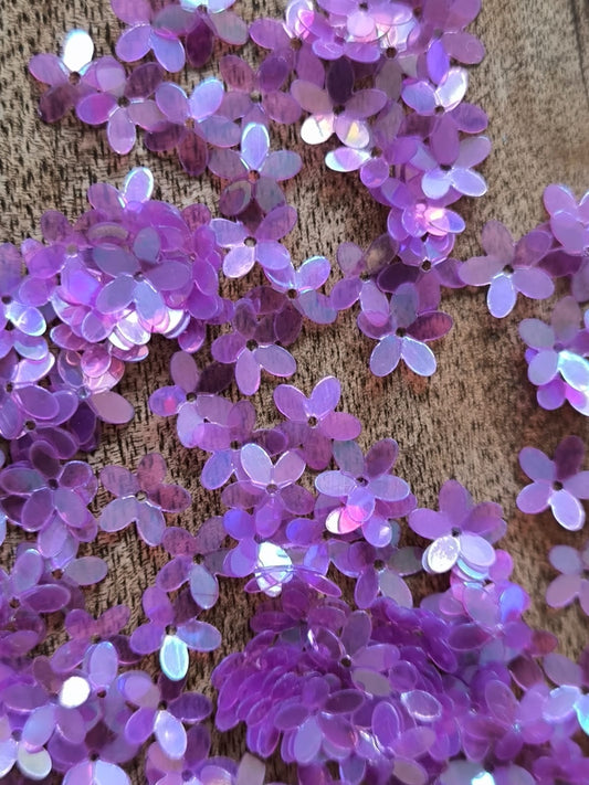 Paillettes petites fleurs violet 9 mm