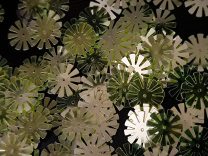 Paillettes fleurs soleil vert pistache miroir 15 mm