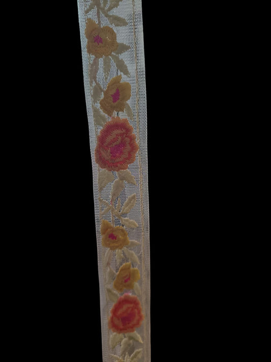 Bande brodee fleurs blanche jaune orange pastel 2