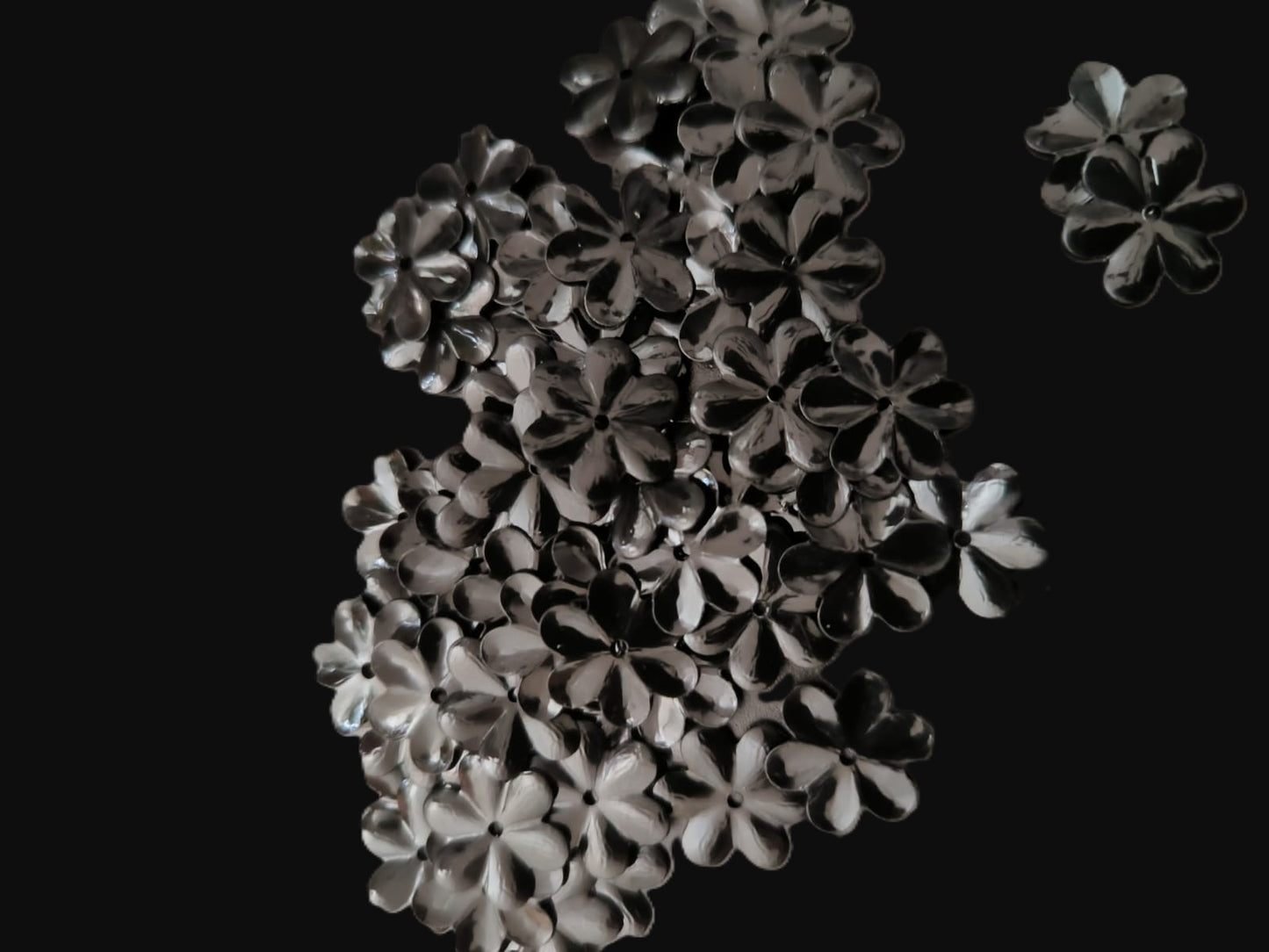 Fleurs Noires pour Broderie 15 mm