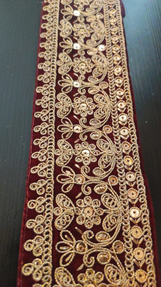 Galon bordeaux motifs dores a