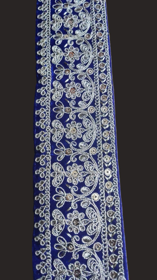 Galon brode bleu roi motifs dores 