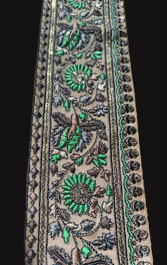 Galon motifs oiseaux cendre et vert 