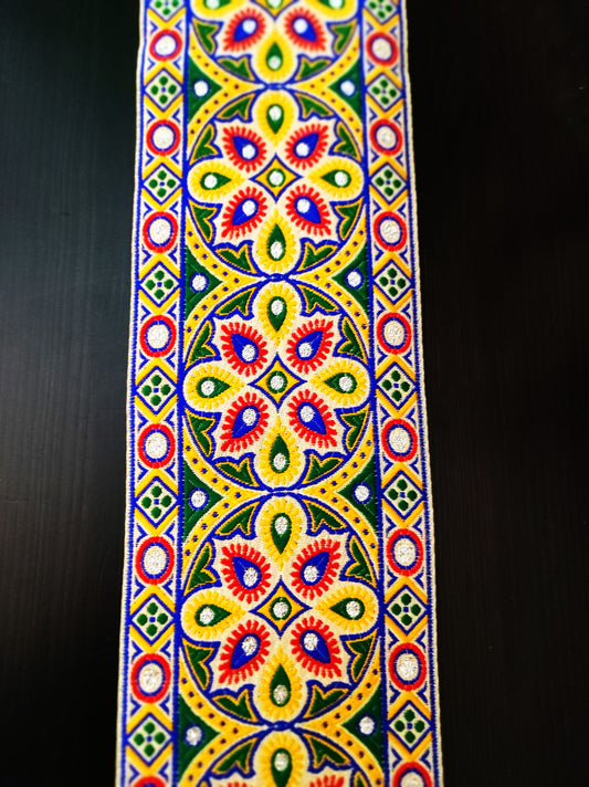 Galon Brodé 9,5 cm - Motifs Géométriques Jaune Vert Bleu Rouge Argent