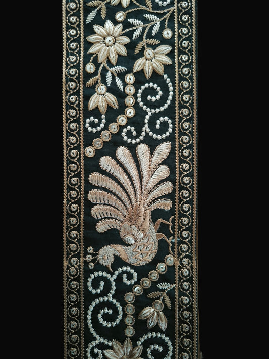 Galon brodé oiseaux et plantes fil doré mat - 8,4 cm - Noir