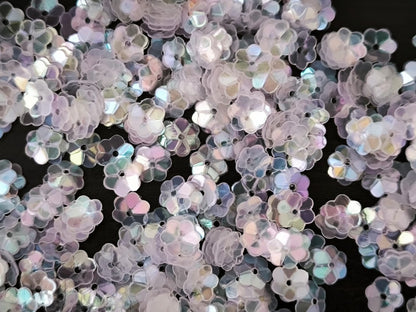 Fleurs Incurvées Blanc Transparent Reflets Rose et Bleu pour Broderie 5 mm