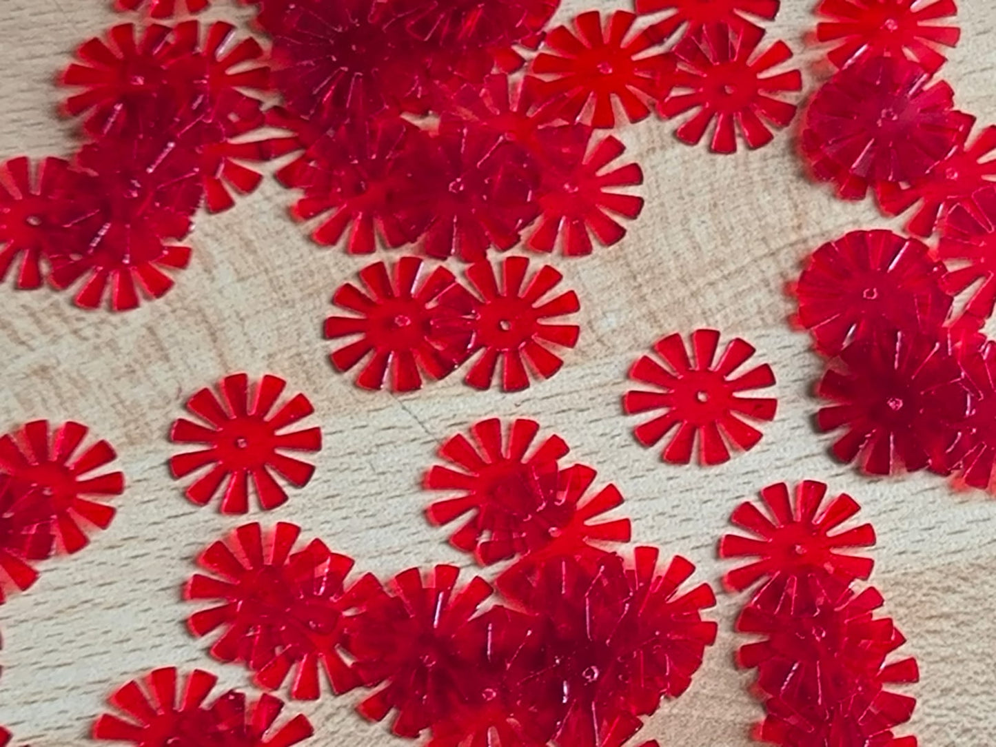 Paillettes fleurs soleil rouges 15 mm