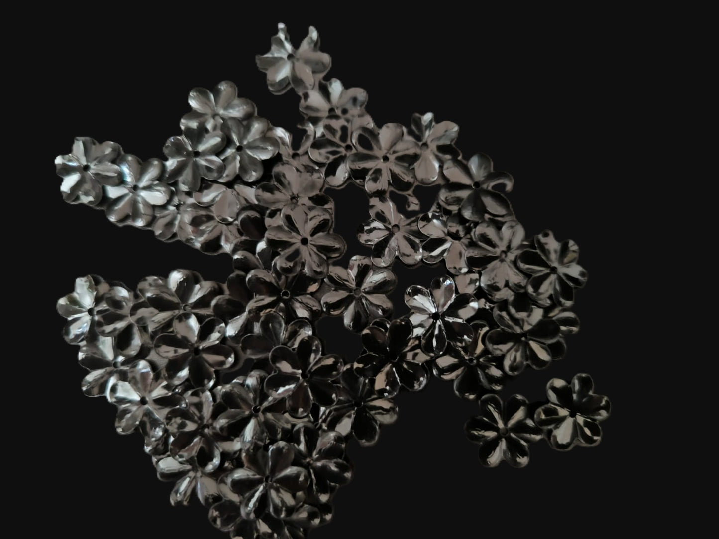 Fleurs Noires pour Broderie 15 mm