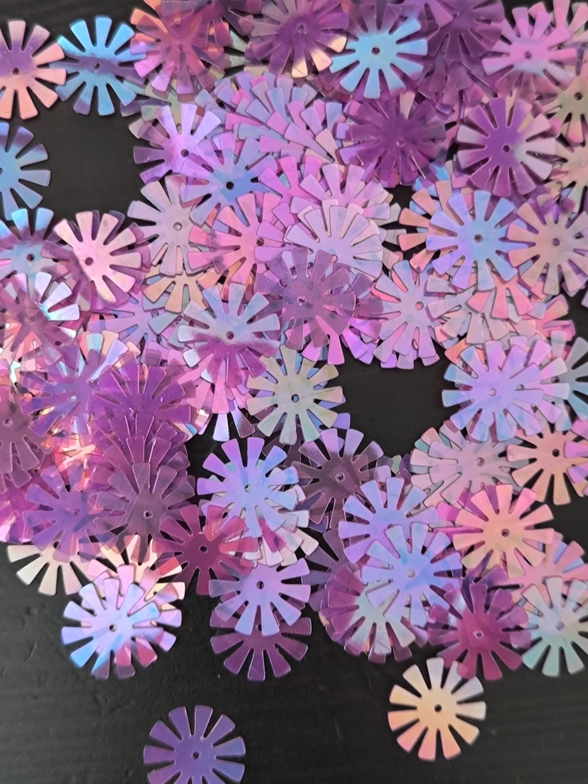 Paillettes fleurs soleil violet irisé 15 mm