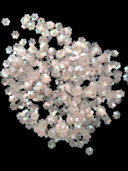 Fleurs Incurvees Blanc Nacré pour Broderie 5 mm