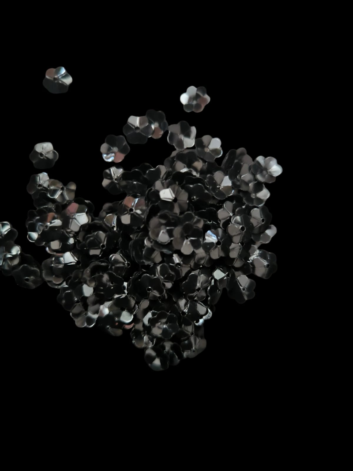 Fleurs Incurvees Noires pour Broderie 5 mm