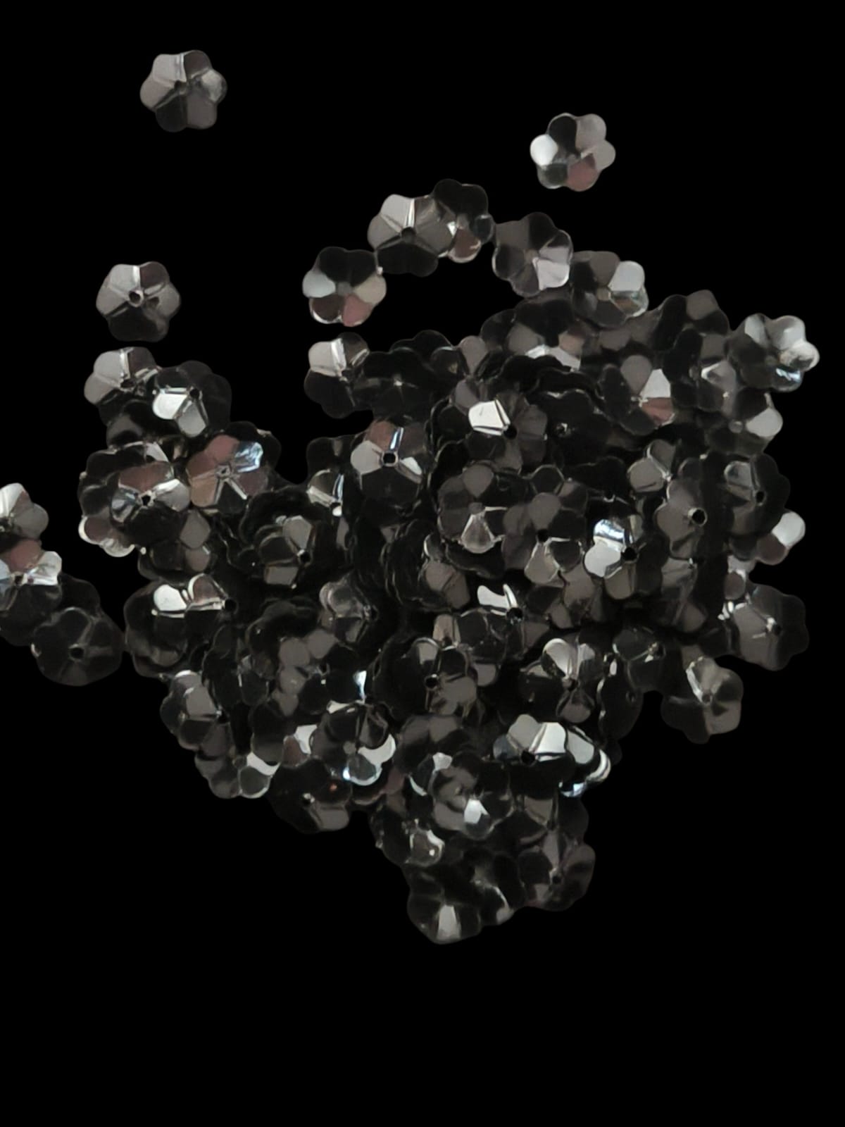 Fleurs Incurvees Noires pour Broderie 5 mm