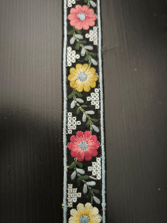 Galon Brodé 3 cm Sequins Argentés - Fleurs Jaune et Bordeaux