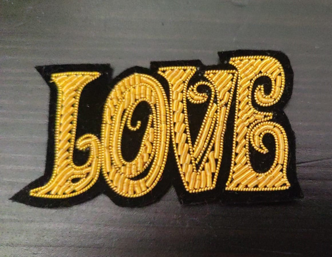 Patch brode main LOVE arts nouveaux en cannetille