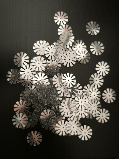 Paillettes fleurs soleil argentées 15 mm