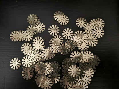 Paillettes fleurs soleil dorées 15 mm