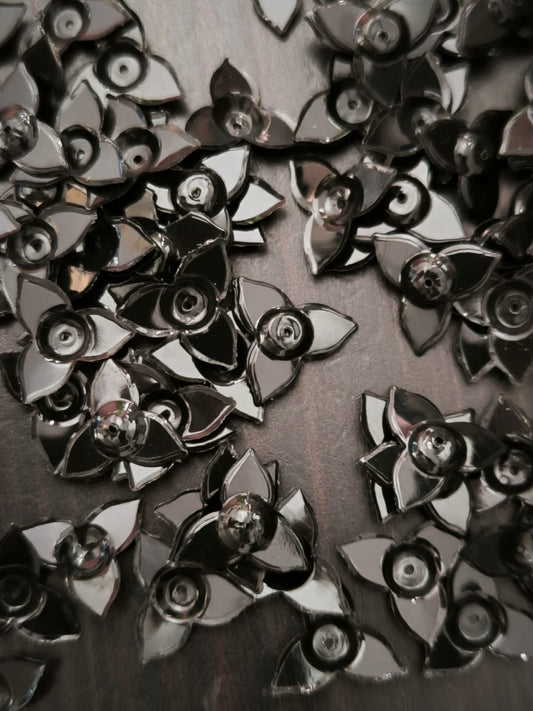 Paillettes Fleurs Trois Pétales Noir 15mm