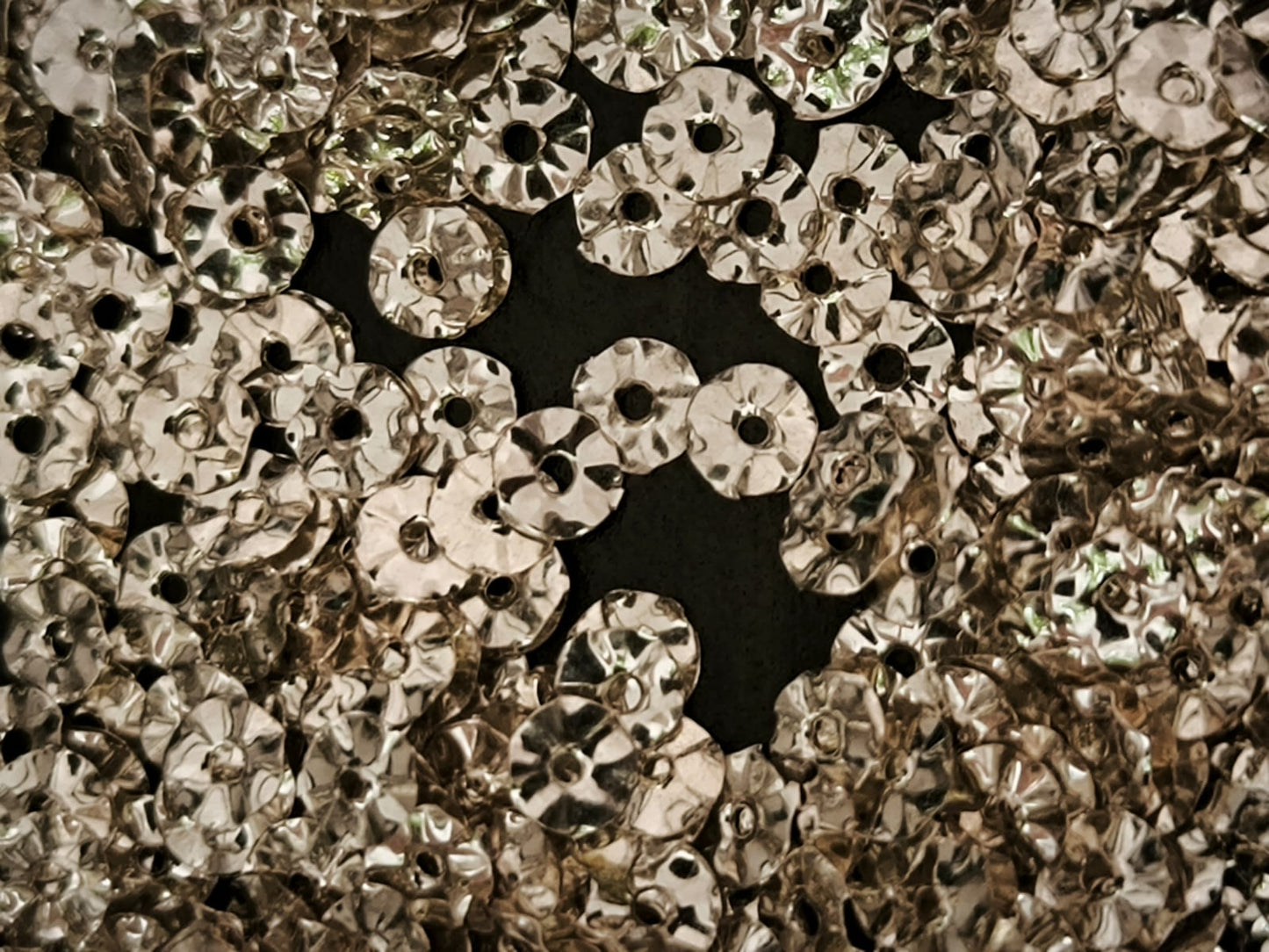 Paillettes fleurs métalliques dorées antik 4 mm - Argent véritable 30%