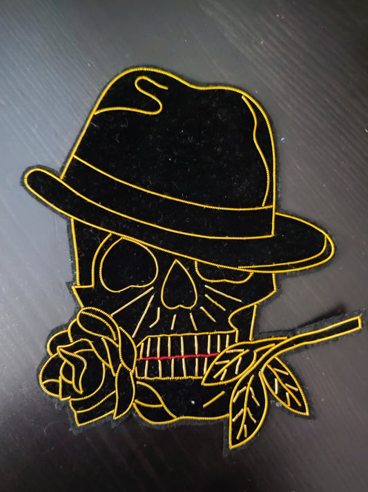 Tete de pirate brodee doree